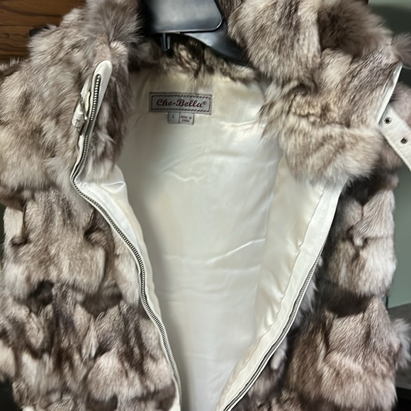 Fox and Rabbit Vest - Picture 3 of 4